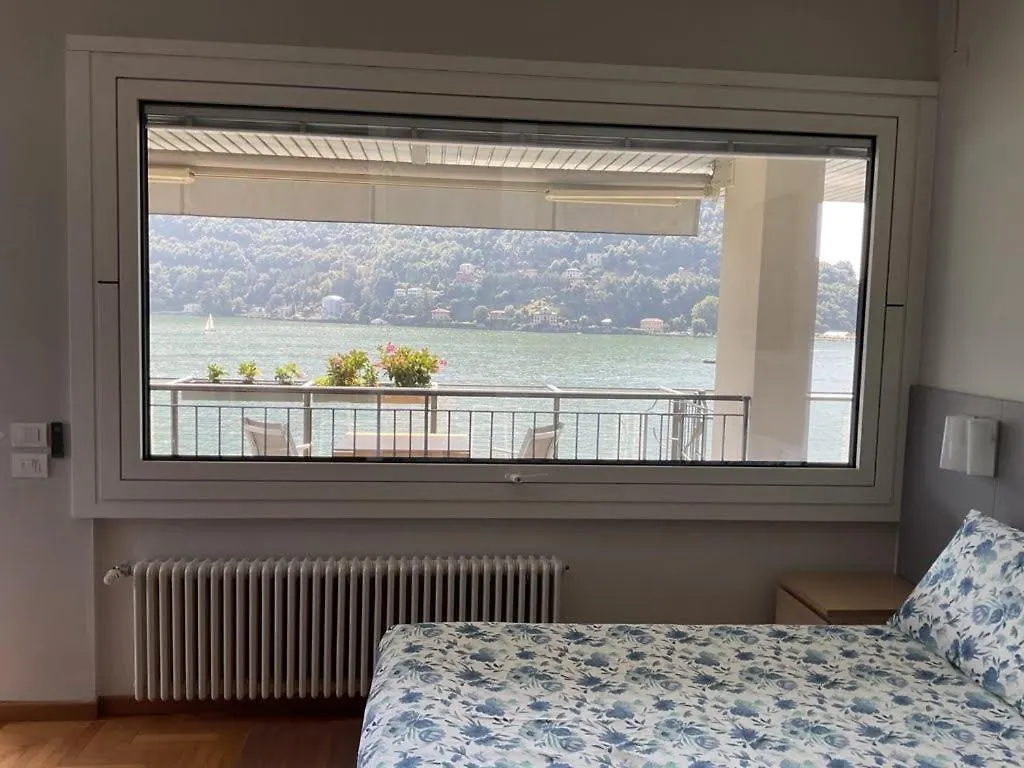 Lakeviewcabin - King Room With Balcony Como 0*,  İtalya