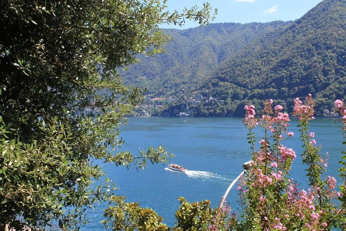 Lakeviewcabin - King Room With Balcony Como 0*,  Italy